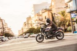 2026 Kawasaki Z900RS (Z900C) Z Red
