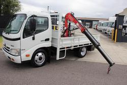 2008 Hino 300 616 300/ WHITE