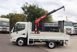 2008 Hino 300 616 300/ WHITE