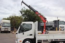 2008 Hino 300 616 300/ WHITE