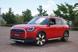2024 MINI Countryman E Favoured