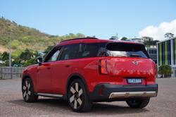 2024 MINI Countryman E Favoured