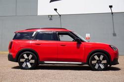 2024 MINI Countryman E Favoured