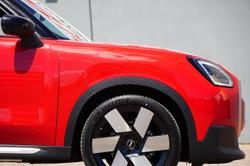 2024 MINI Countryman E Favoured