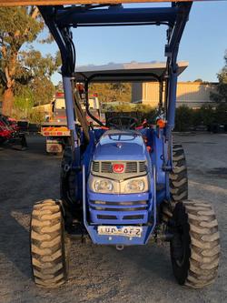 0 Iseki Tg5570 Rops 60Hp Ind Wheels Fel & 4In1 Bkt 389 Hours Blue