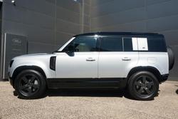 2024 Land Rover
Defender 110 P400e X-Dynamic SE