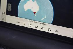 2024 Land Rover Defender 110 P400e X-Dynamic SE