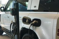 2024 Land Rover Defender 110 P400e X-Dynamic SE