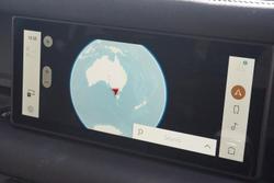 2024 Land Rover Defender 110 P400e X-Dynamic SE