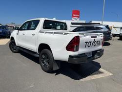 2023 Toyota
Hilux SR