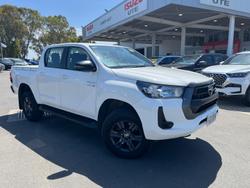 2023 Toyota
Hilux SR