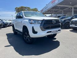 2023 Toyota
Hilux SR