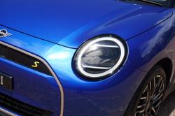 2024 MINI Cooper SE Favoured