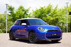 2024 MINI Cooper SE Favoured