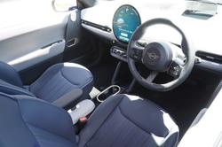 2024 MINI Cooper SE Favoured