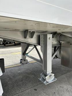 2015 Krueger/Schmitz St3 34 Pallet -30 Freezer B Double Silver