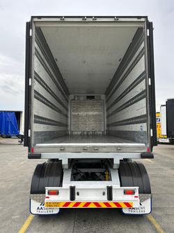 2015 Krueger/Schmitz St3 34 Pallet -30 Freezer B Double Silver