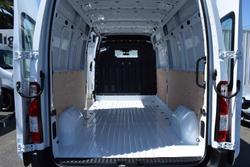 2024 Renault
                Master Pro 110kW