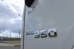 2025 Isuzu F Series FYJ300-350