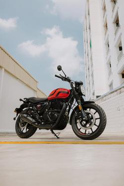 2025 Royal Enfield Hunter 350 Hunter Grey