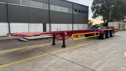 2000 Doric Engineering 53' Skeletal RED