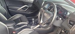 2016 Hyundai
Veloster SR Turbo