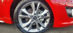 2016 Hyundai
Veloster SR Turbo