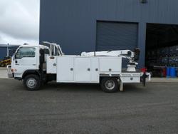 2002 NISSAN Ud Mk 150