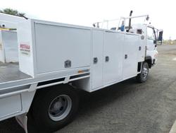 2002 NISSAN Ud Mk 150