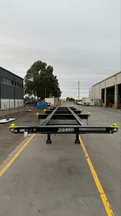 2012 Krueger 40' Skel Black