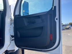 2021 Freightliner Cascadia 126 White