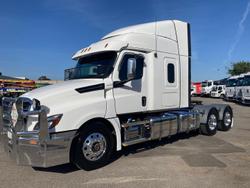 2021 Freightliner Cascadia 126 White