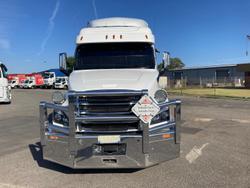 2021 Freightliner Cascadia 126 White