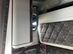 2011 Freightliner Coronado WHITE