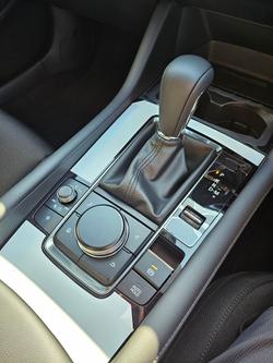 2024 Mazda
3 G20 Evolve