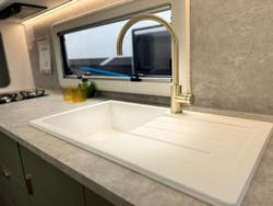 2024 Crusader My25 Excalibur Serenity Club Lounge Ensuite Couples Van