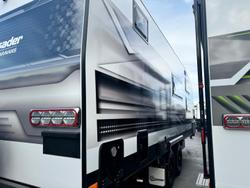 2024 Crusader My25 Excalibur Serenity Club Lounge Ensuite Couples Van