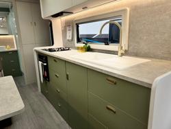 2024 Crusader My25 Excalibur Serenity Club Lounge Ensuite Couples Van