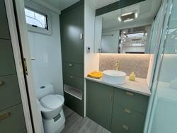 2024 Crusader My25 Excalibur Serenity Club Lounge Ensuite Couples Van