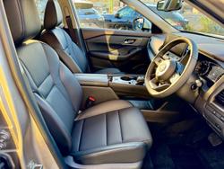 2024 Nissan
X-TRAIL ST-L