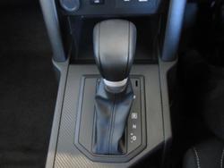 2024 Mitsubishi
Triton GLX-R