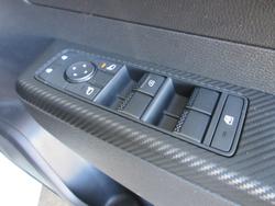 2024 Mitsubishi
Triton GLX-R