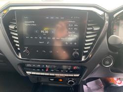 2024 Isuzu D-MAX BLADE