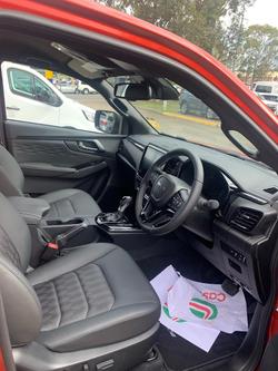 2024 Isuzu
D-MAX BLADE