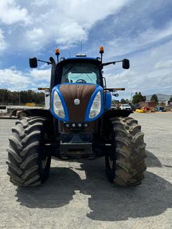 2013 New Holland T8.330