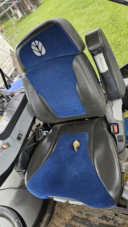 2016 New Holland T7.210 Blue