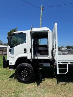 2024 Isuzu F Series FSS110-210 Beige