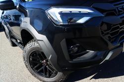 2024 Isuzu
D-MAX BLADE