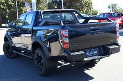 2024 Isuzu
D-MAX BLADE
