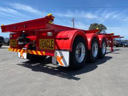 2025 Krueger 40' Skeletal C/W 12 Twist Locks Red